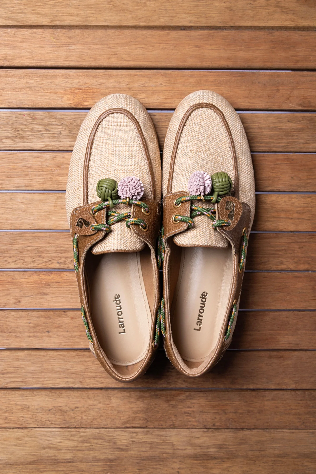 Mocassim Boat Shoe Cyprus Ráfia Bege e Couro Marrom - Image 6