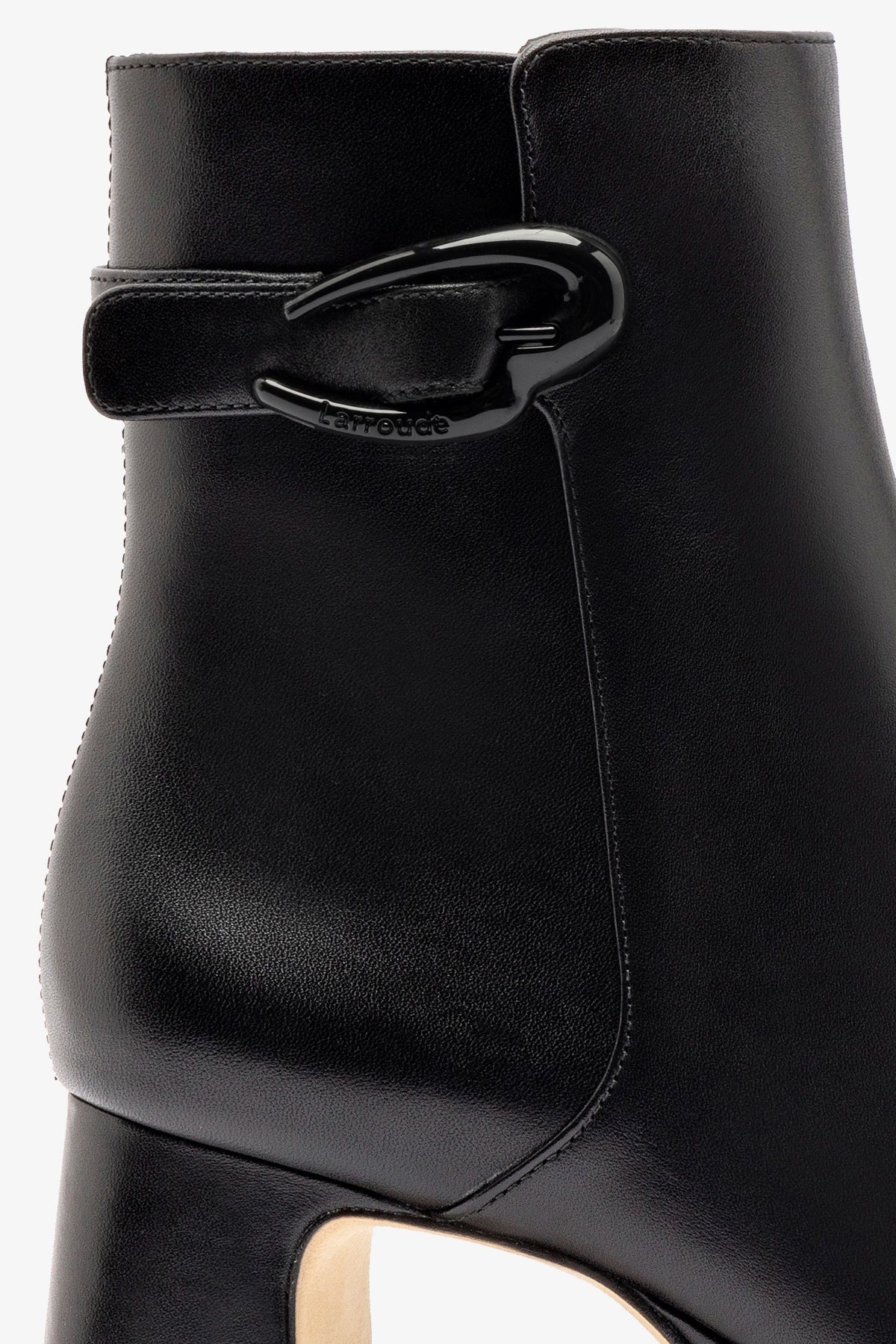 Bota Plataforma Dolly Verona Low Couro Preto - Image 4